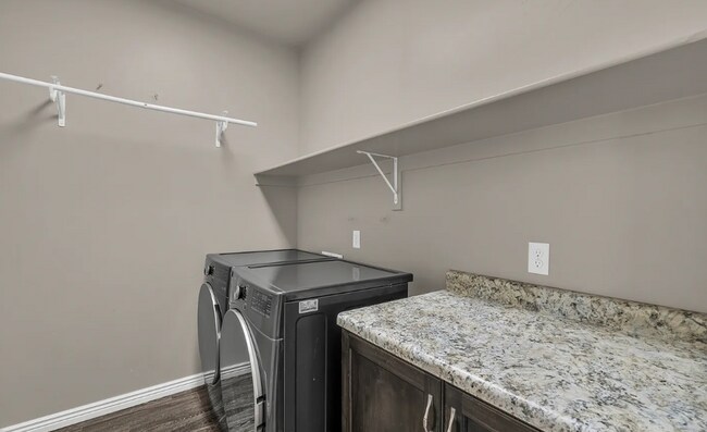 Building Photo - 3321 S 300 W