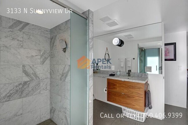 Building Photo - 3133 N Sunnyview Dr