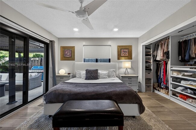 Building Photo - 371 SE 3rd St