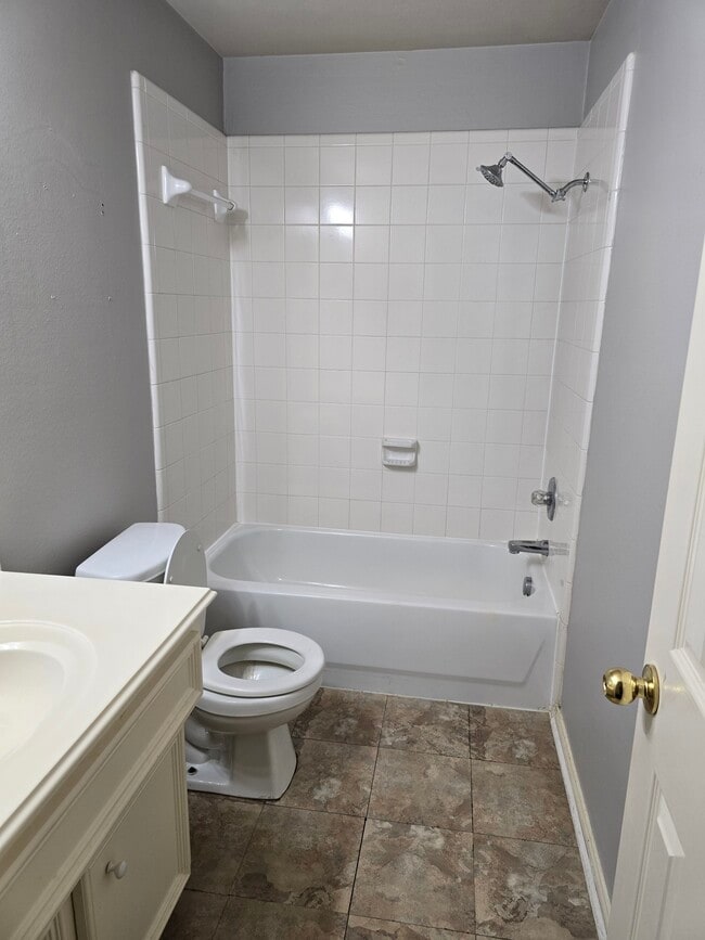 Building Photo - 2910 Plum Lake Dr