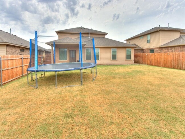 Building Photo - 14805 Gravity Falls Ln