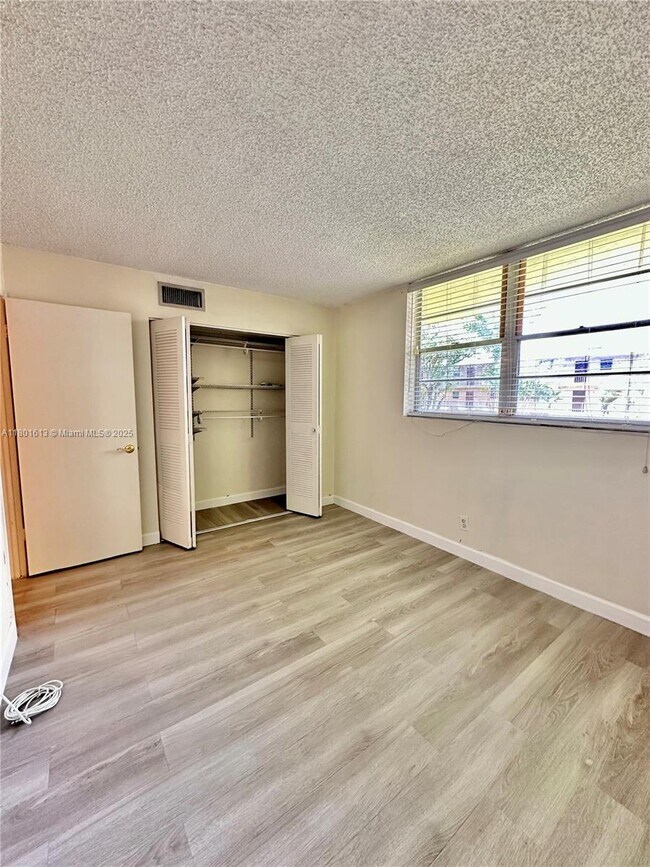 Building Photo - 7175 Orange Dr