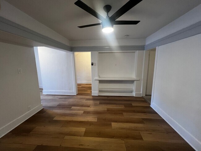 Building Photo - MOVE IN SPECIAL - Modern DTLB living with ...