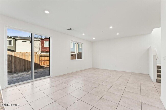 Building Photo - 1048 Big Rock Loop