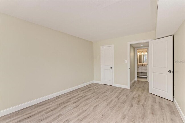 Building Photo - 129 Tyler Dr