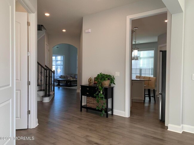 Building Photo - 67 Samjan Cir