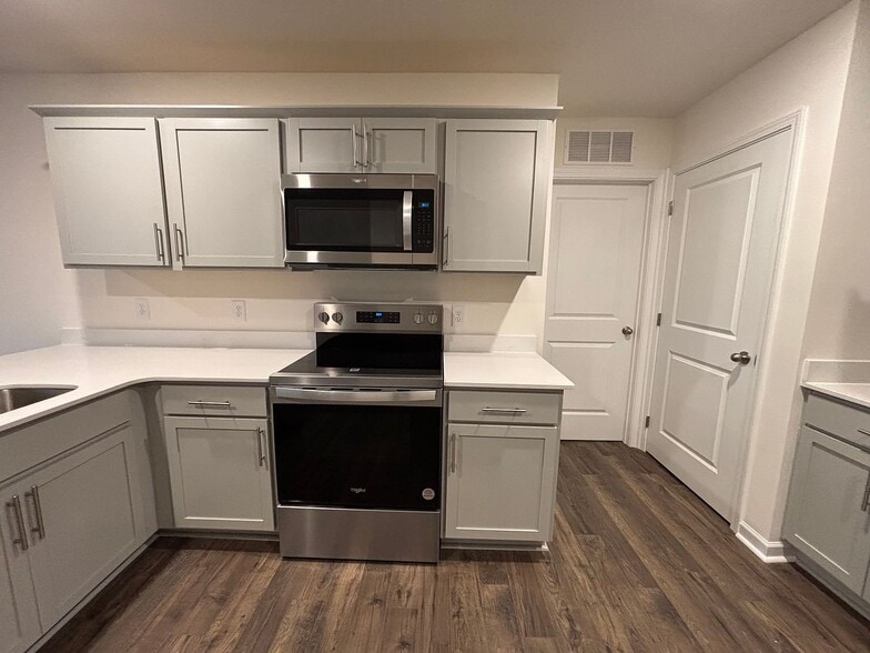 Building Photo - 1011 Persimmon Holw