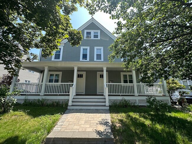 Primary Photo - 111 Magoun Ave