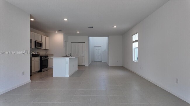 Building Photo - 10722 NW Moon Rise Ln