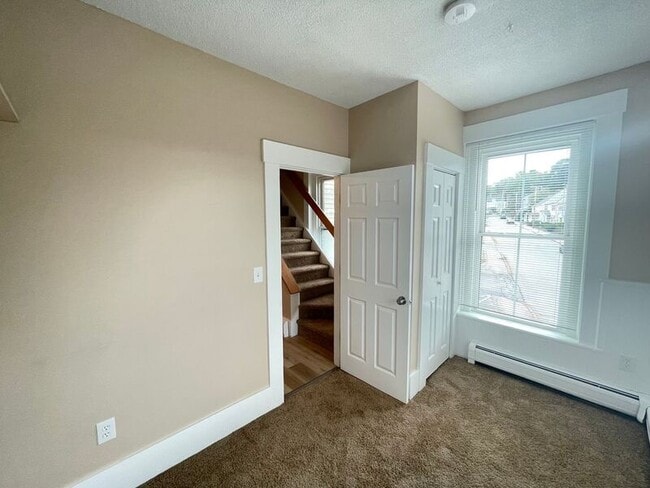 Building Photo - 46 Glass St