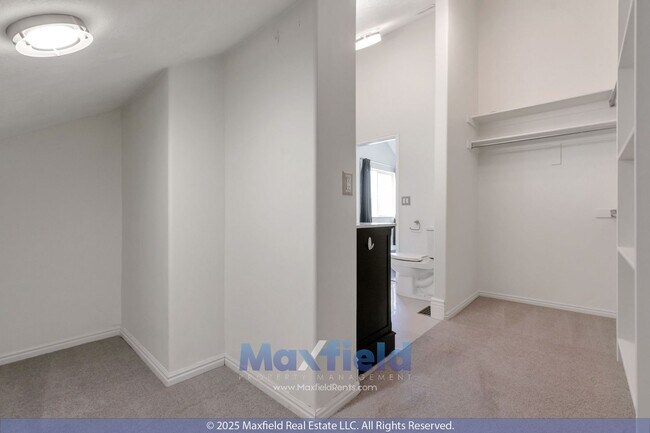 Building Photo - Salt Lake City - 3bd 2bth 3 Storey Home