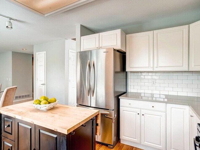 Building Photo - Gorgeous 4 Bed/3.5 Bath Home for Rent!