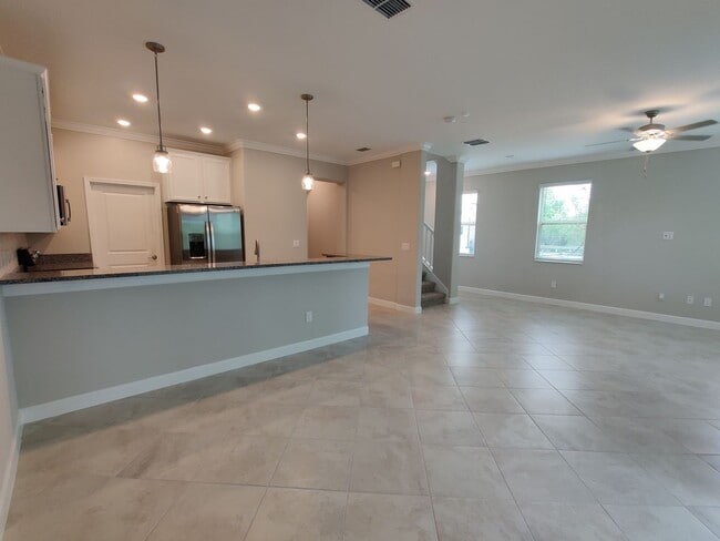 Building Photo - 23300 Willow Glen Way