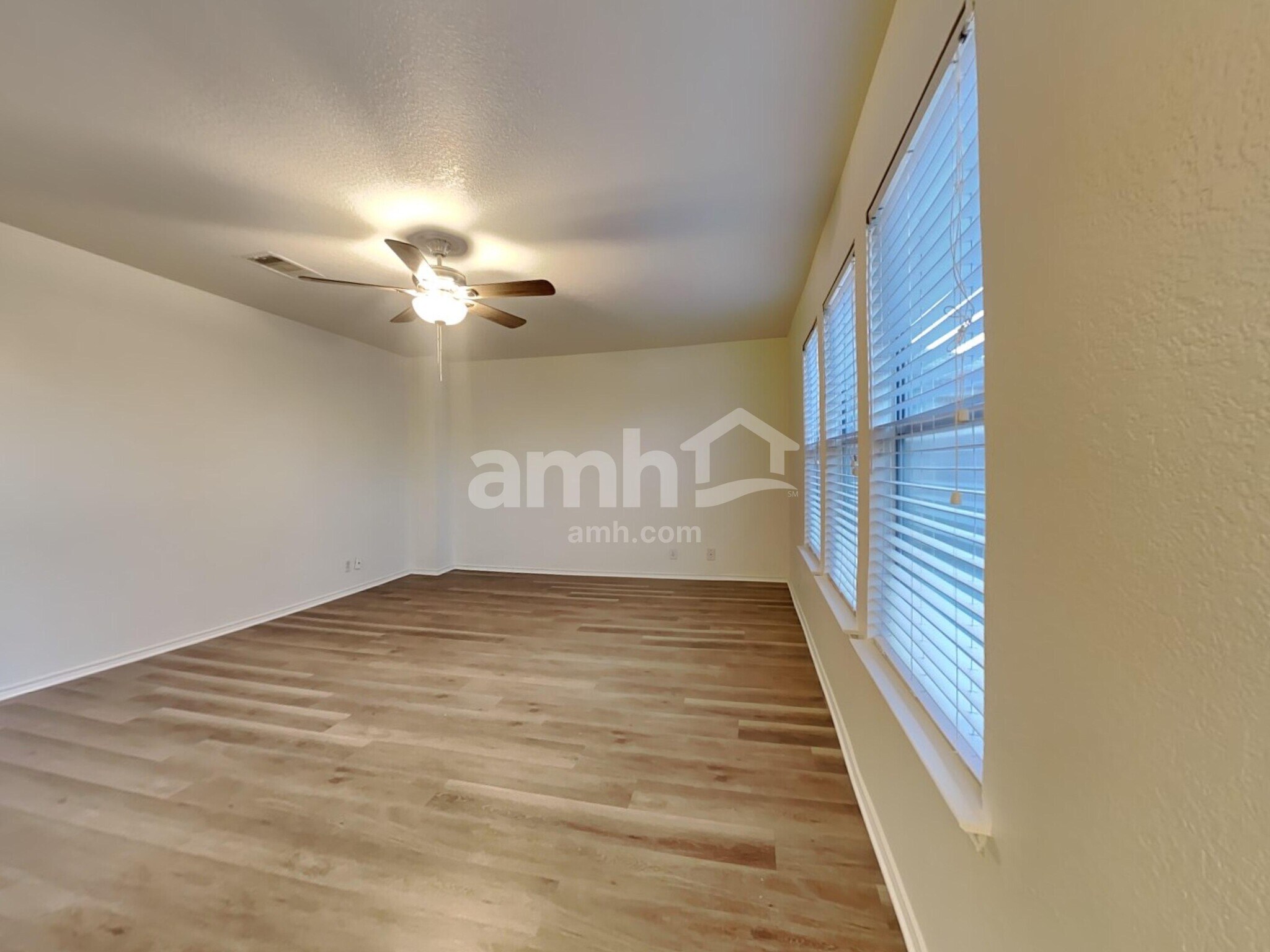Building Photo - 7711 Cortland Oak