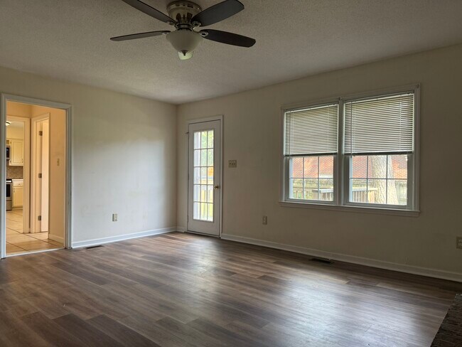 Building Photo - 502 Plantation Dr