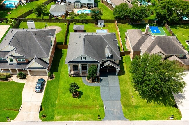 Building Photo - 8127 Edenwood Dr