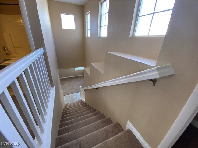Building Photo - 4532 English Lavender Ave