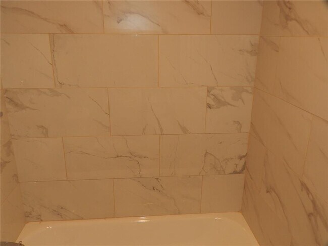 Building Photo - 6031 Ridgeway Dr