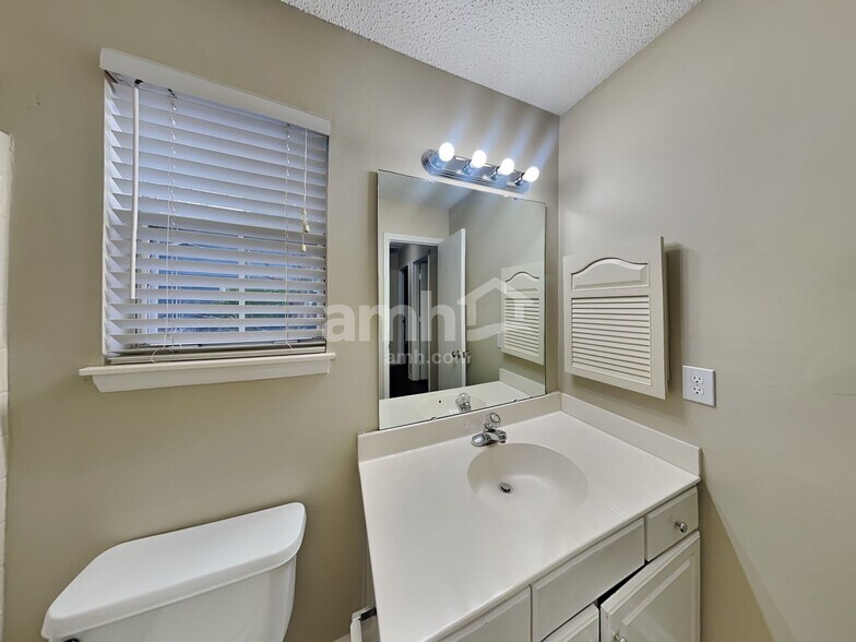 Building Photo - 16518 Amber Field Dr