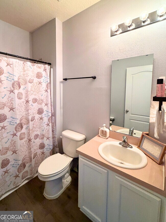 Building Photo - 215 Brooklet Cir