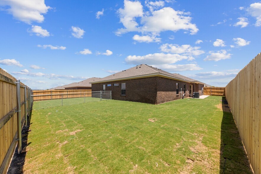 Building Photo - 5903 Cordillera Dr