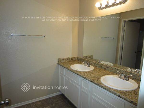 Building Photo - 13921 Pheasant Knoll Ln