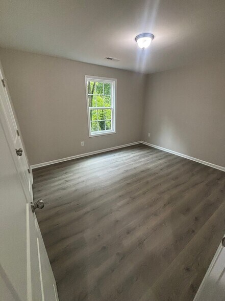 Building Photo - 308 Short Ave