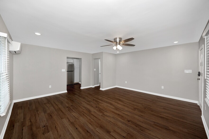 Building Photo - 2914 Battle Dr NW