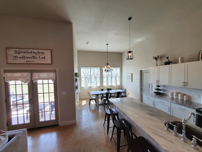 Building Photo - 7101 Kc Ranch Ct