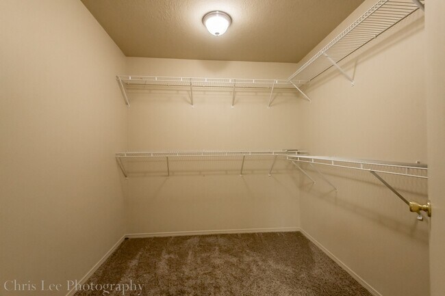 Building Photo - 1278 N Heritage Ave