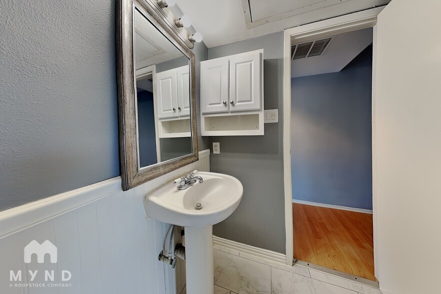 Building Photo - 14777 Wunderlich Dr