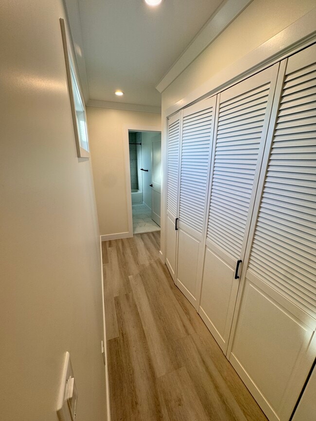 Building Photo - 23442 Kathryn Ave