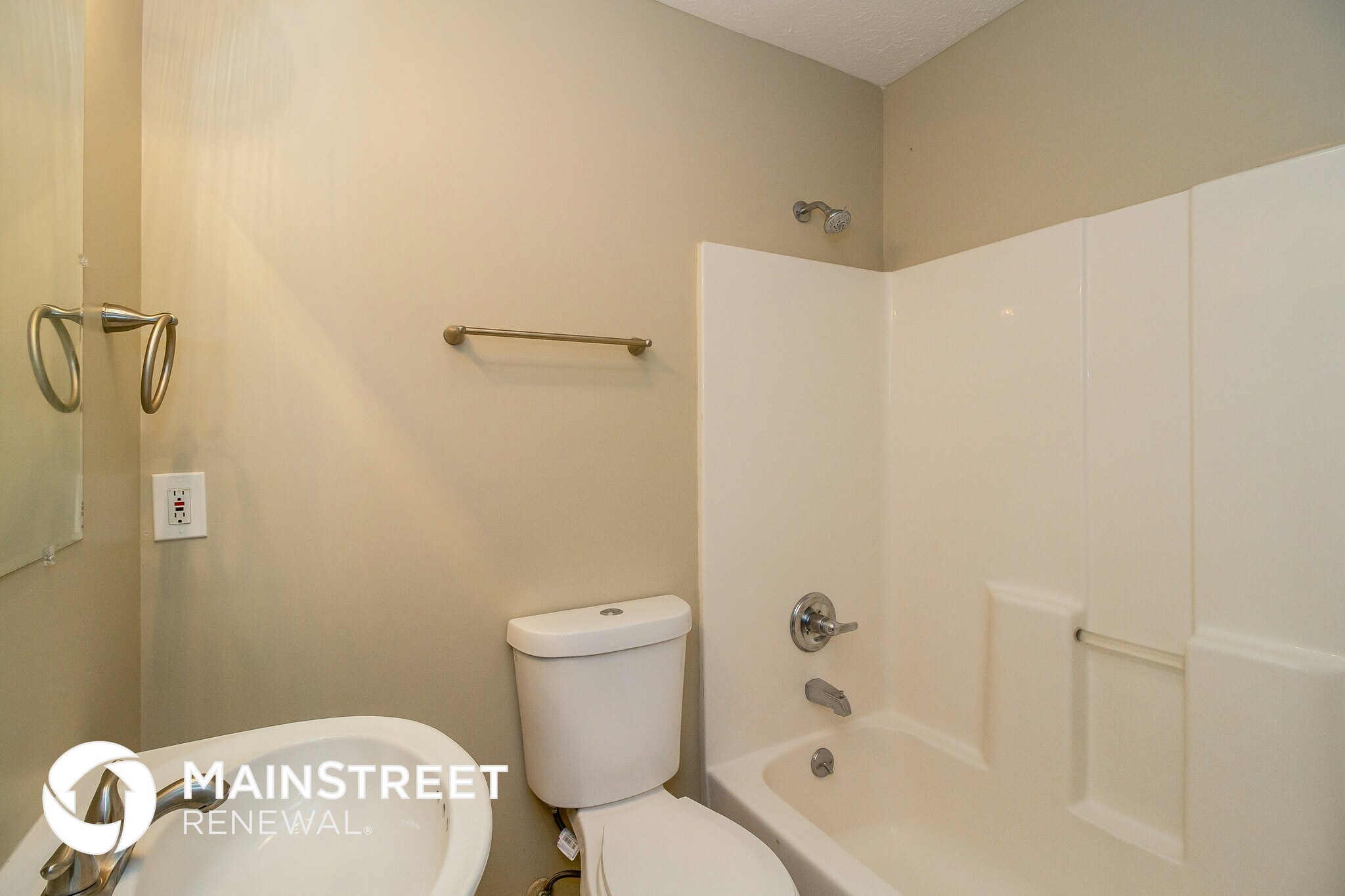 Building Photo - 7913 Kenhurst Dr
