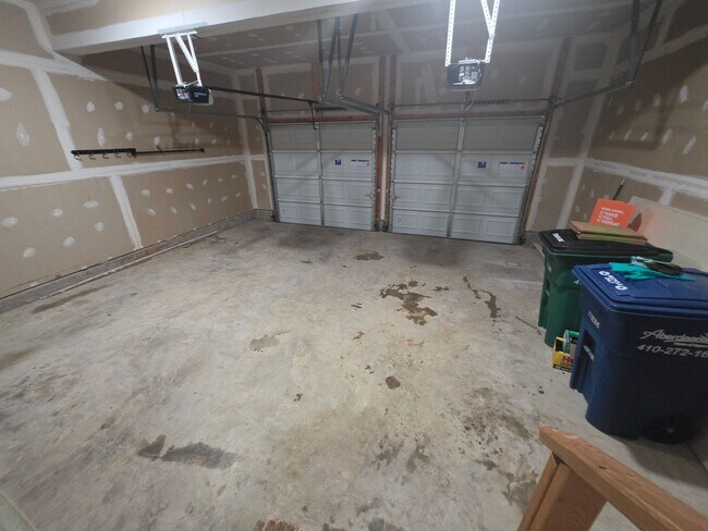 Building Photo - 558 Windsong Dr