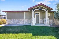 Building Photo - $2,095.00, 3-bed + Bonus room, 2.5 bath, l...