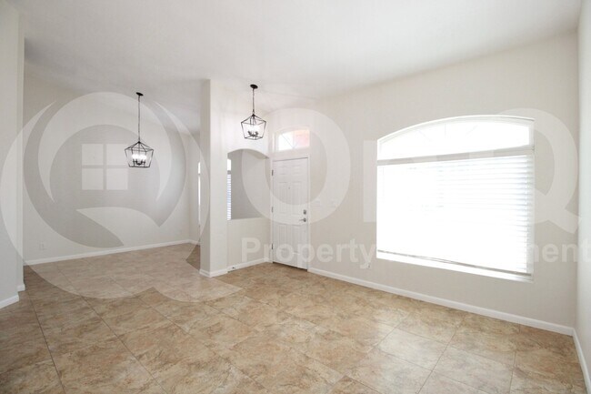 Building Photo - 254 E Nunneley Rd