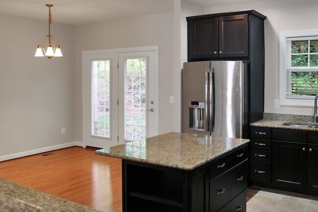 Building Photo - 1616 Kempton Pl