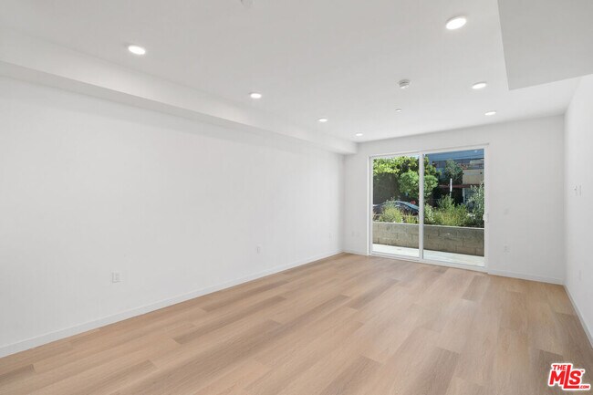 Building Photo - 4406 Fulton Ave