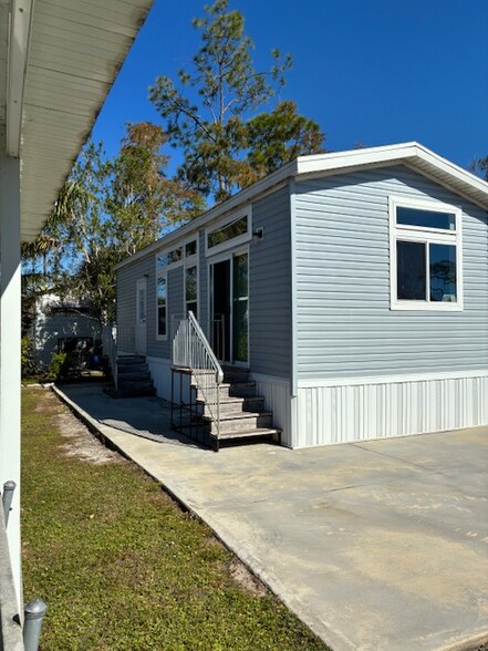 Primary Photo - 3050 Beck Blvd