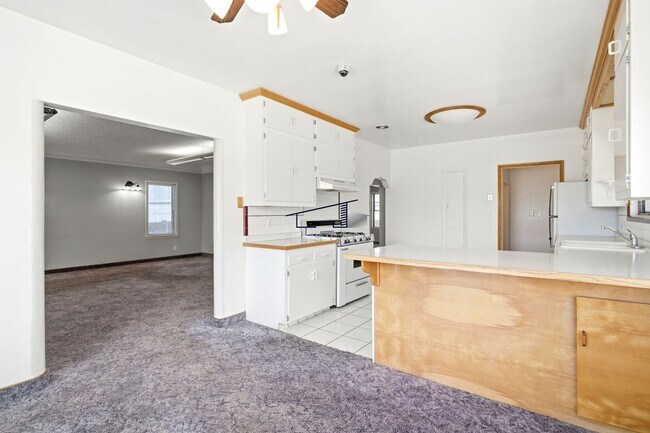 Building Photo - 1718 W 3300 S