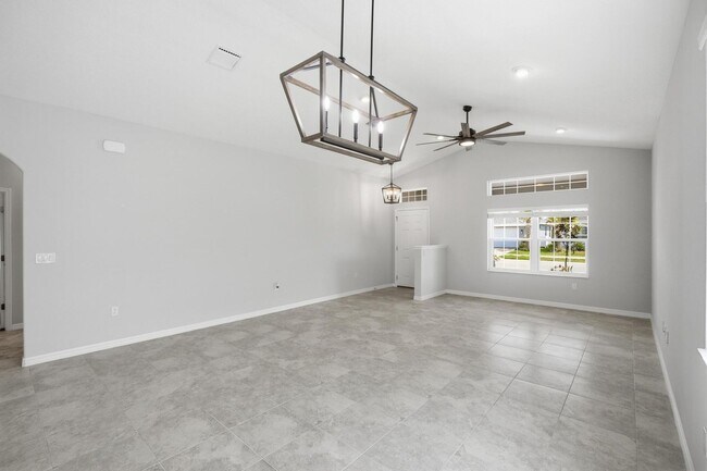 Building Photo - 55 Matanzas Lakes Dr