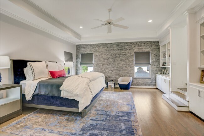 Building Photo - 4806 Wedgewood Dr