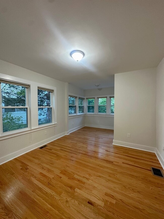 Building Photo - 8 Silvey Pl