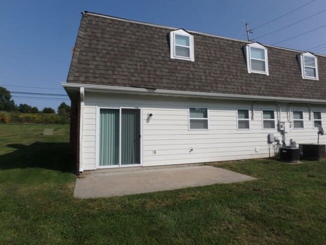 Building Photo - Nice 3 Bed 1.5 Bath Duplex SW Columbia!