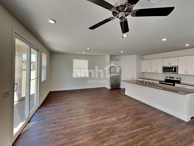 Building Photo - 106 Island Plumeria Ln