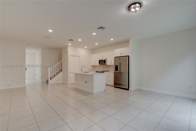 Building Photo - 15826 NW 91st Ave