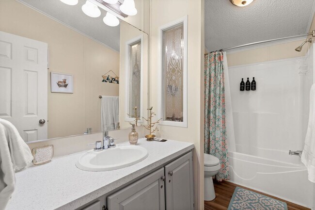 Building Photo - 705 Firefly Dr