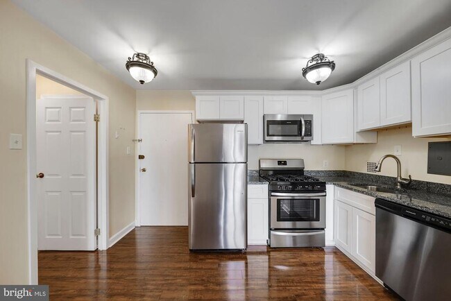 Building Photo - 950 25th St NW