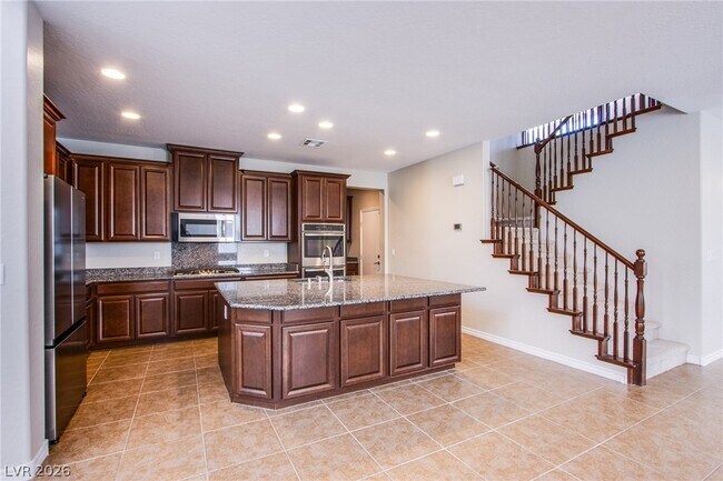 Building Photo - 729 Catalina Aisle St