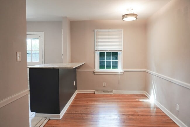 Building Photo - 1004 Baywood Ct